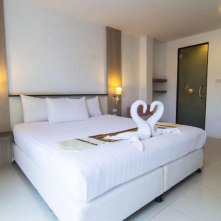 Hotel Goodnight Cha Am Minitel Petchaburi Esterno foto